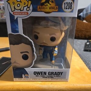 Funko Pop Owen Grady in Blue and Brown